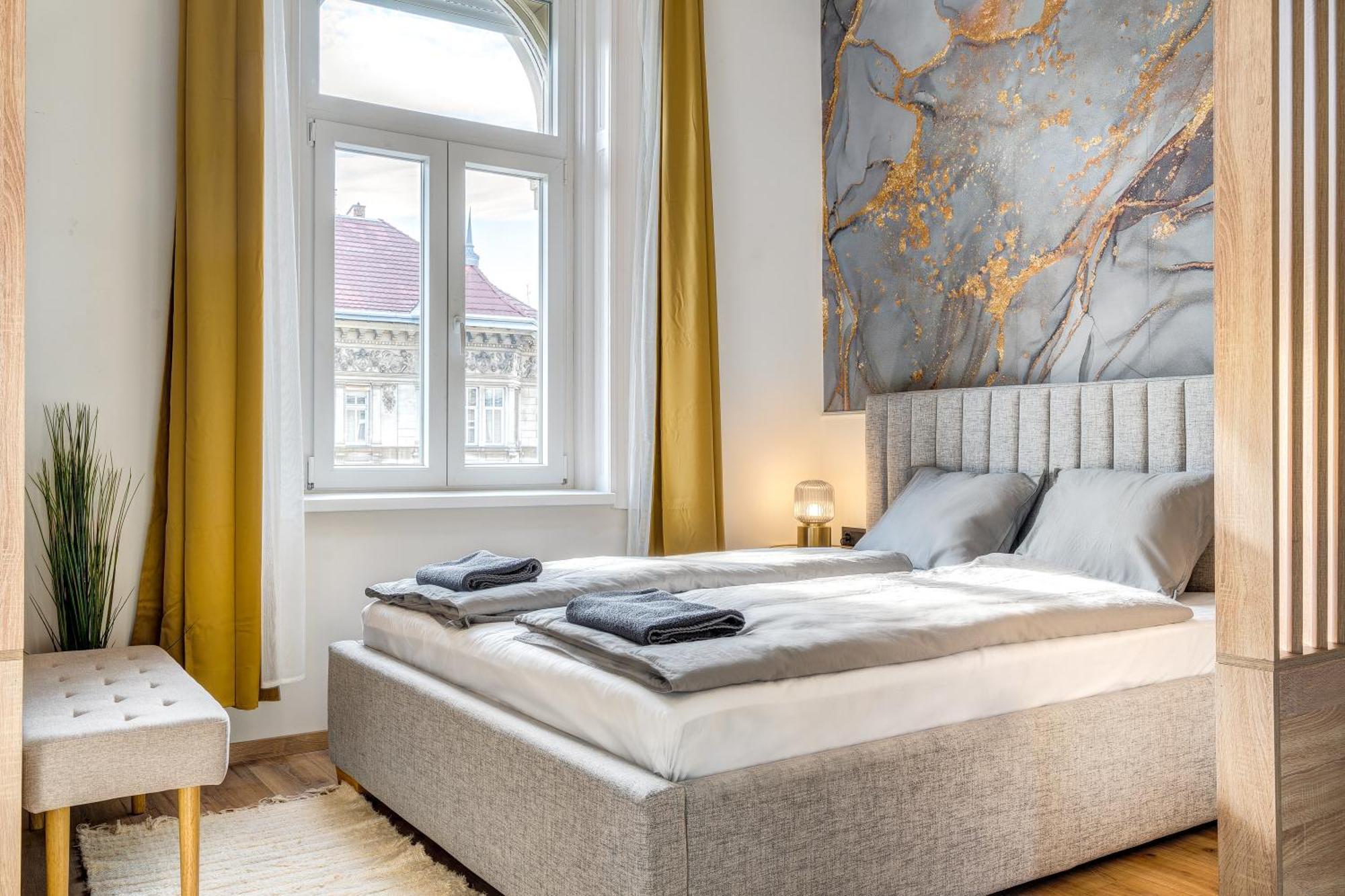 Apartament T29 *