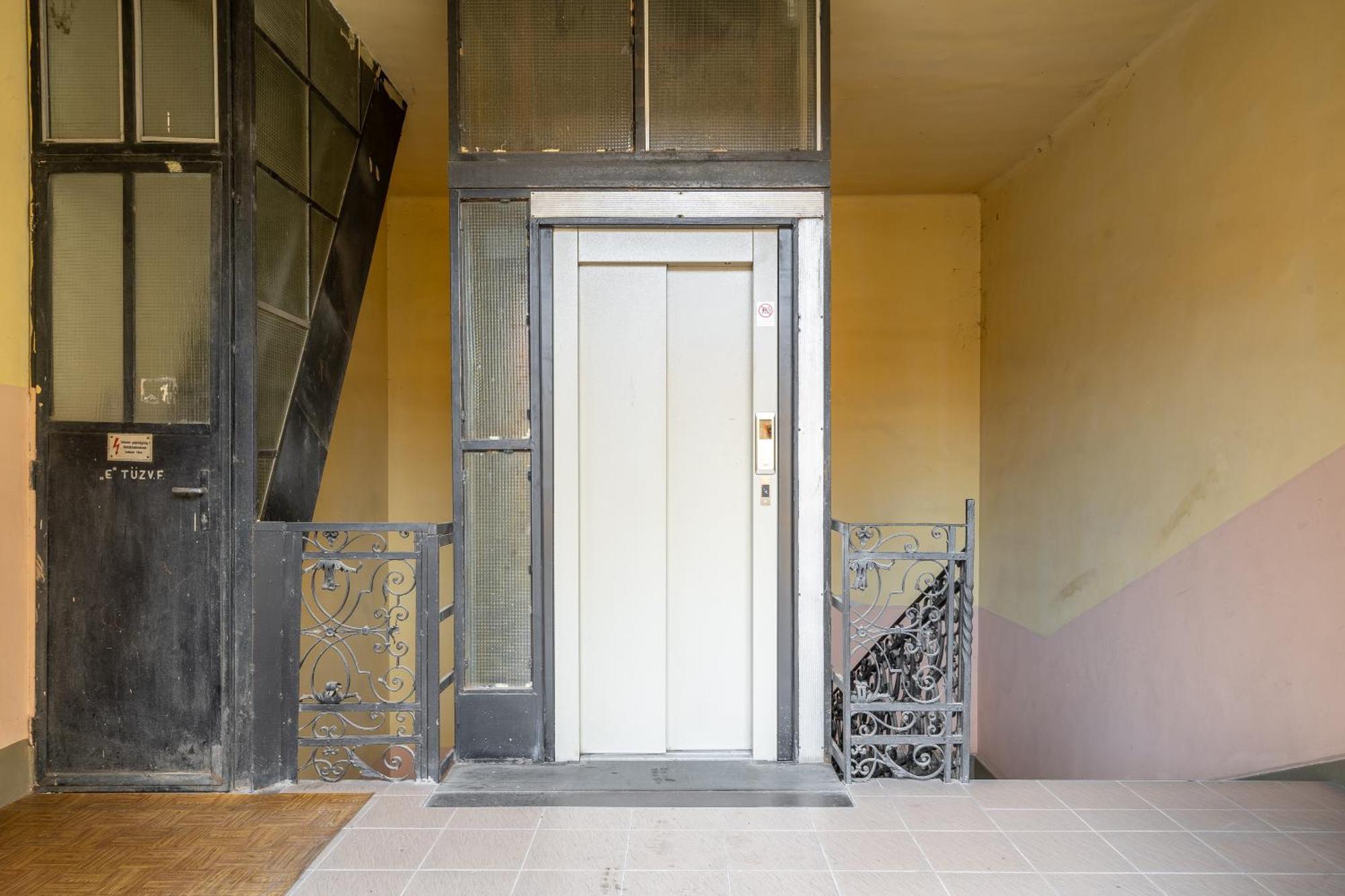 T29 Apartament *